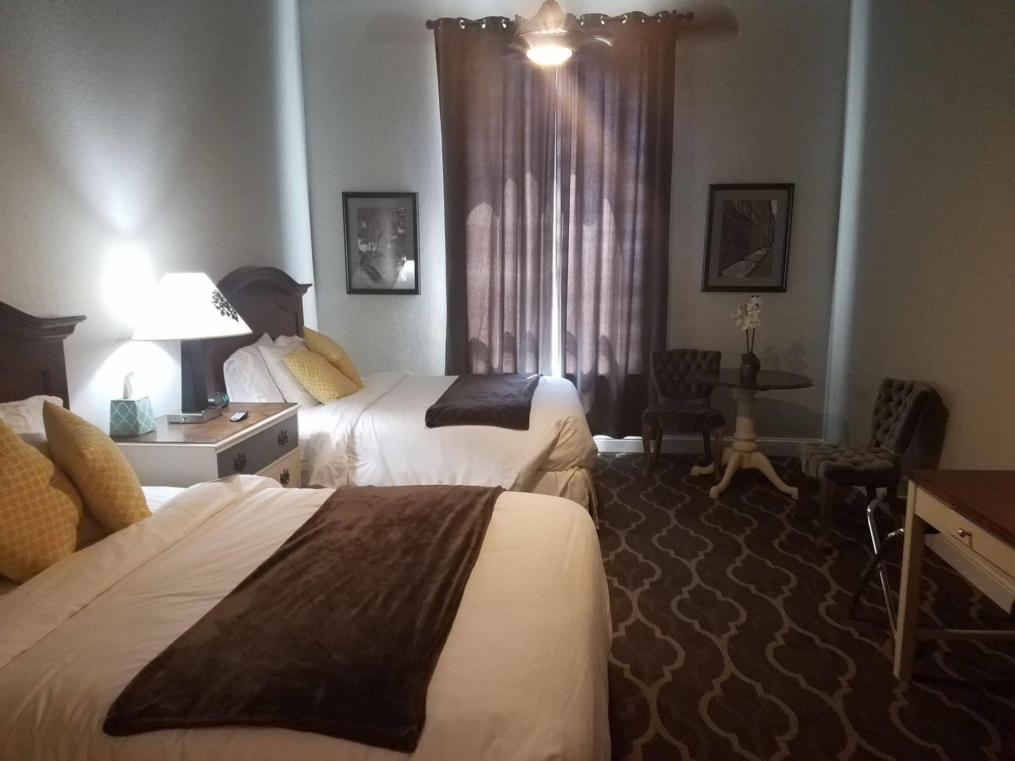 The Dilworth Inn Gonzales 외부 사진