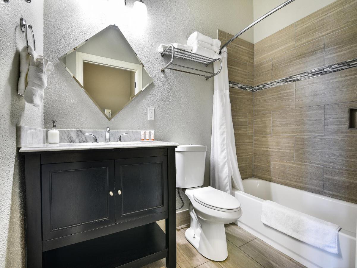 The Dilworth Inn Gonzales 외부 사진